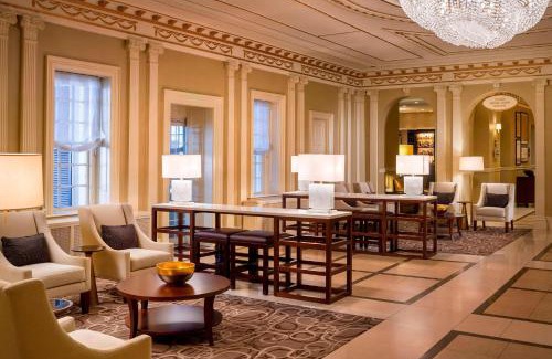 West Cambridge Hotel | Sheraton Commander Hotel