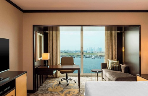 Deira Hotel | Sheraton Dubai Creek Hotel & Towers