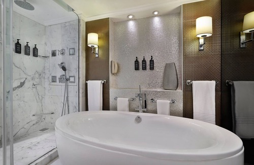 Deira Hotel | Sheraton Dubai Creek Hotel & Towers