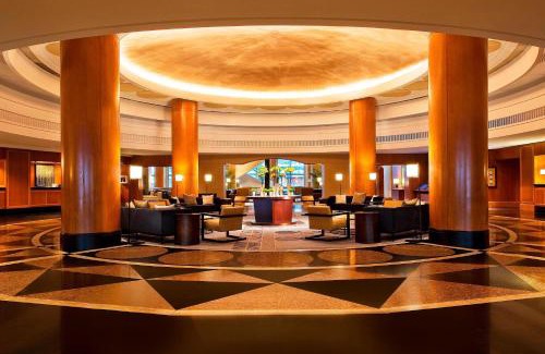 Streeterville Hotel | Sheraton Grand Chicago Riverwalk
