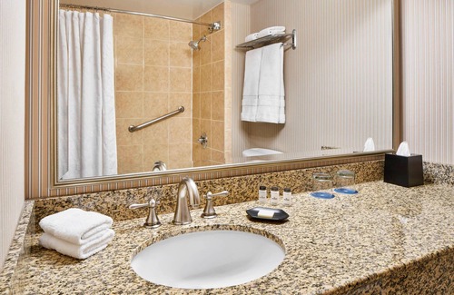 Downtown West Hotel | Sheraton Inner Harbor Hotel