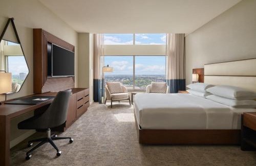Crown Center District Hotel | Sheraton Kansas City Hotel at Crown Center