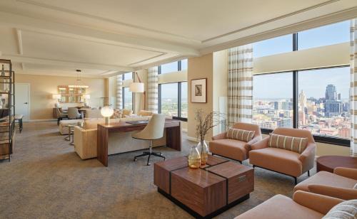 Crown Center District Hotel | Sheraton Kansas City Hotel at Crown Center