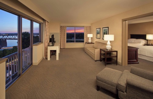 Louisville Hotel | Sheraton Louisville Riverside by Marriott