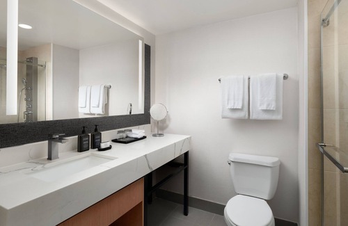 Ontario Hotel | Sheraton Ontario Airport Hotel