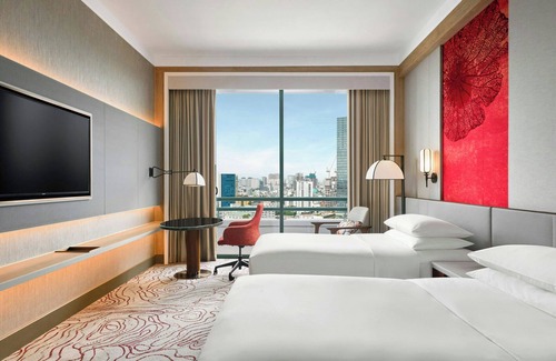 Dong Khoi Hotel | Sheraton Saigon Grand Opera Hotel
