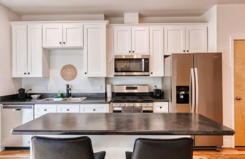 Sheridan Apartment | Sheridan Getaway: Chic 3BR Suite, Prime Location