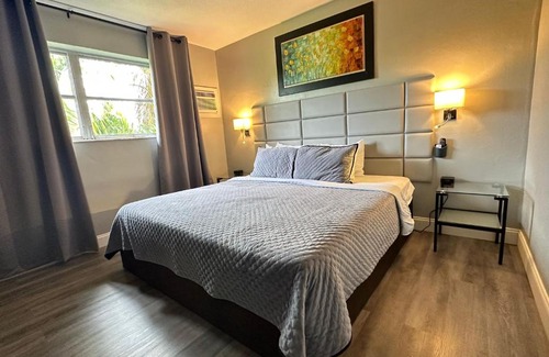 Dania Beach Apartment | Sheridan Suites Apartments