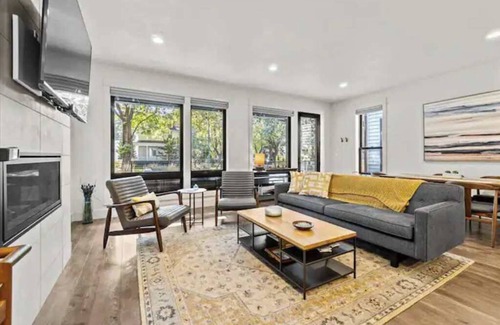 Garden District House | Sherman Avenue/Downtown! Family & Pet Friendly