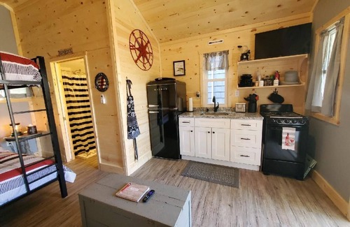 Geneva-on-the-Lake Apartment | Sherri's Shipwreck Shed at Christopher's Dockside
