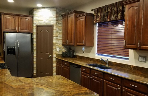 Centerra House | Sherrif says "Put'm up~in the WILD WEST RETREAT!" OCTOBER OPEN! Pet Friendly!