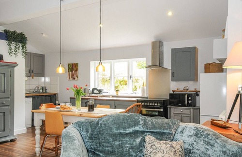 Saint Ann's Chapel Cottage | SHERWELL FARM ANNEXE, family friendly, with a garden in Drakewalls