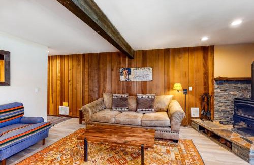 Mammoth Lakes Apartment | Sherwin Villas B13