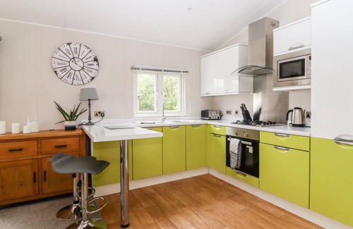 Yealand Conyers Cottage | SHERWOOD 33, pet friendly, with a garden in Carnforth