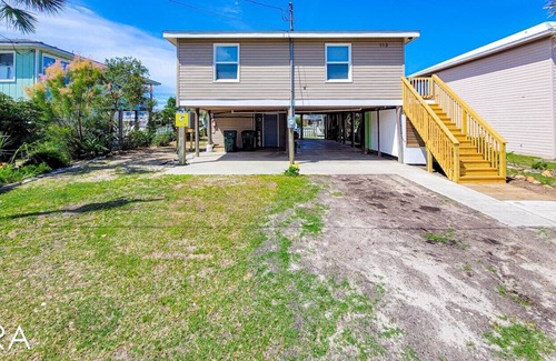 Topsail Beach Cottage | Shiloh - Formerly Margaritaville - Renovated Canal Front Cottage with Dock!