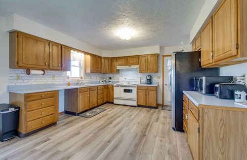 New Haven  Huron County House | Shiloh Vacation Rental w/2 Screened Porches!