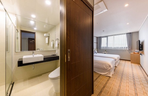 Seogwipo City Hotel | Shin Shin Hotel Cheonjiyeon