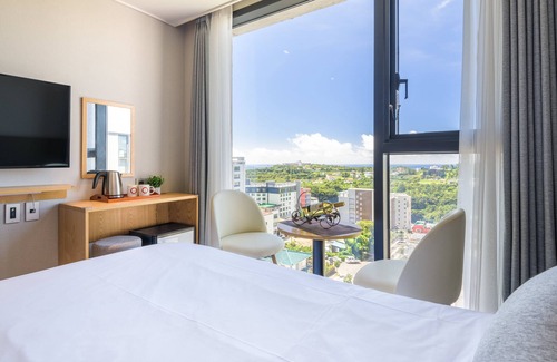 Seogwipo City Hotel | Shin Shin Hotel Cheonjiyeon