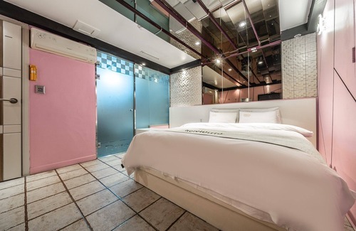 Sinchon-dong Hotel | Shinchon Alley