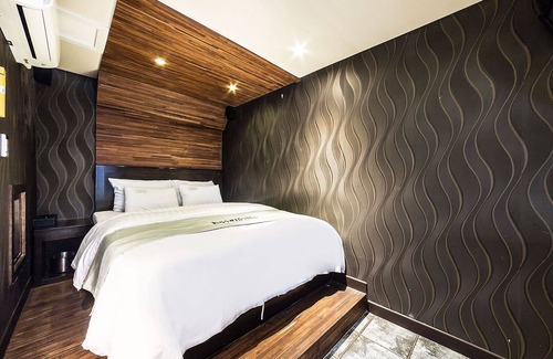 Sinchon-dong Hotel | Shinchon Alley