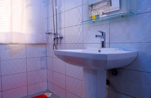 Kampala Hotel | Shine Resort Hotel