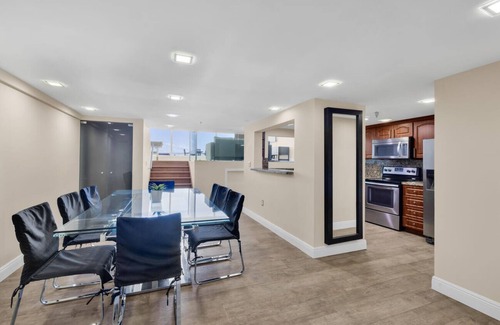 La Gorce Apartment | Shine Suites Balcony Duplex M12.