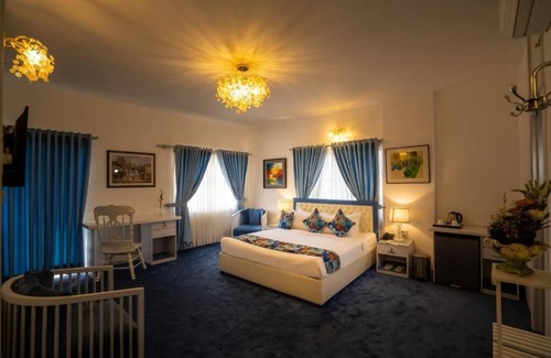 Dhaka Hotel | Shinepukur Suites Farmgate