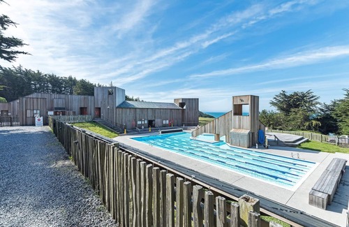 Sea Ranch House | Shining Sea Close to Beach Hot Tub