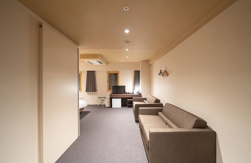 Nishishinsaibashi Hotel | Shinsaibashi ARTY Inn