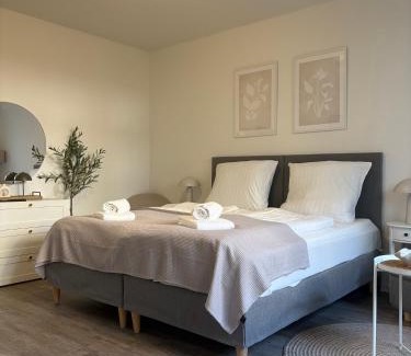 Bielefeld Apartment | SHINY HOMES - Bright & Elegant City Apartment