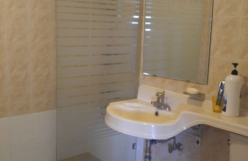 Gujwa Hotel | Shiny Hotel