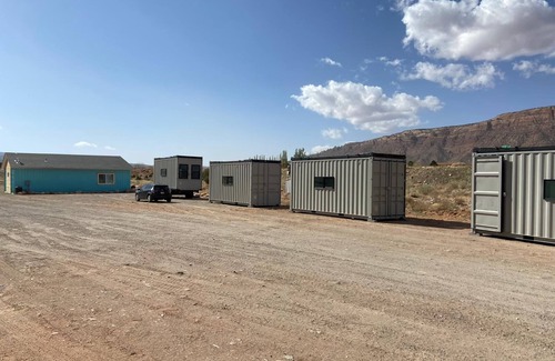 Moab South Valley Cabin | Shipping Container Home | Sleeps 18!