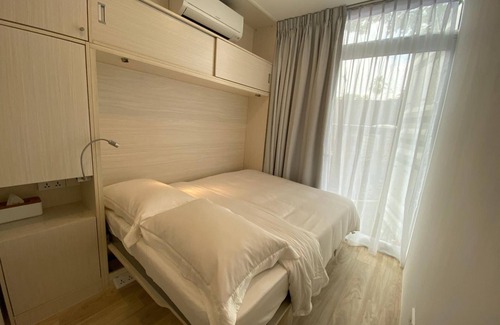Queenstown Hotel | Shipping Container Hotel @ One-North