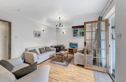 Swimbridge House | Shippon, Nr Barnstaple with outdoor seasonal pool, free wifi and on-site parking