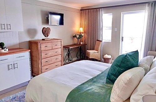 Saint Francis Bay Apartment | Ships Bell 17B
