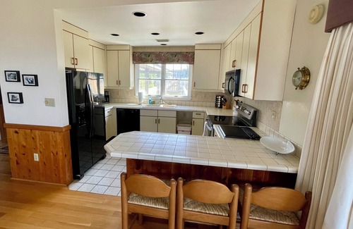 Duck House | Ships Watch! Affordable 4 BR Sound Front in Duck! Sunday check in June- August
