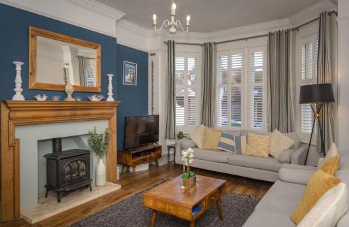 Meads Apartment | Shipside - spacious, stylish patio garden flat