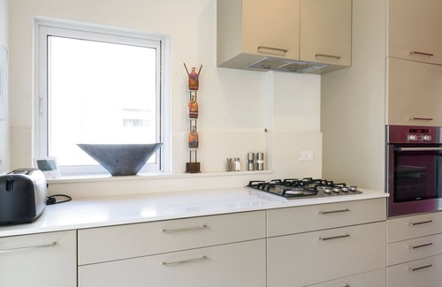 Tel Aviv Apartment | Shir Street – Renovated 2 Bedroom & Balcony