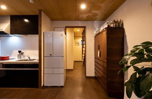 Shinsekai Villa | Shirakabanoyado - MAMEMACHIIE, 1min to Tsutenkaku, Shinsekai, 白樺の宿 - 豆町家