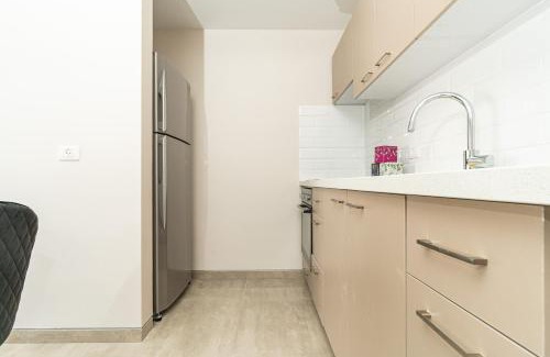 Mea She'arim Apartment | Shirat Haneviim - Isrentals