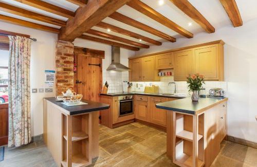 Broadway House | Shire Cottage