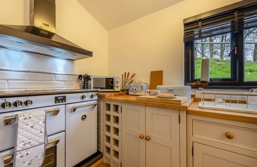 Lampeter House | Shire - Three Bedroom House, Sleeps 6