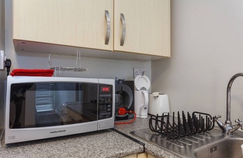 New Forest District Hotel | Shirley Apartments, Cozy Studio, 10 Min Drive to City Centre and Cruise Ship Terminals