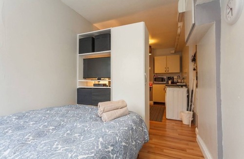 New Forest District Hotel | Shirley Apartments, Cozy Studio, 10 Min Drive to City Centre and Cruise Ship Terminals