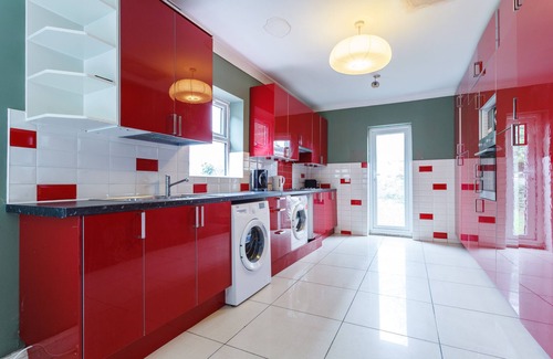 Southampton House | Shirley House Self Catering Guest House, 5 min Drive to Cruise Ship Terminals and City Centre