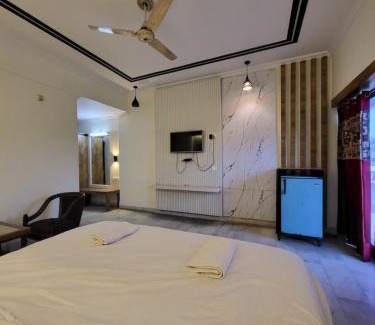 Mayapur Hotel | Shiv Murti Grand
