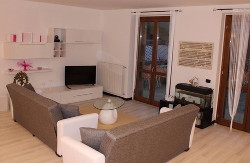 Sarnico House | Shiva Home home on Lake Iseo