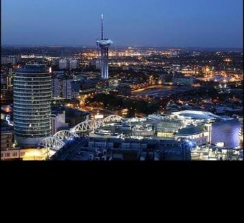 Seisdon House | SHM Stays Newly Renovated!! Superb City location 20 min drive to Birmingham Airport NEC & City Centre 10 min walk to Train Station Bus Stop to City Centre outside Property