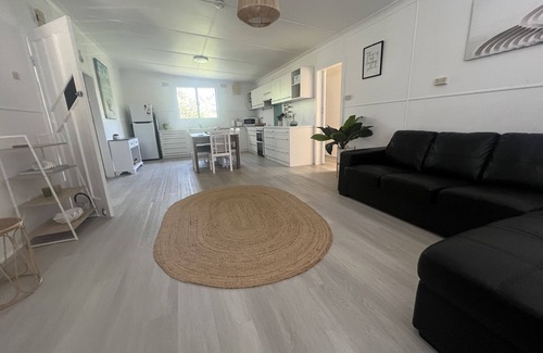 Shoal Bay Cottage | Shoal bay Serenity beach Cottage