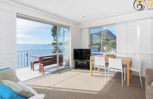 Shoal Bay Apartment | Shoal Towers No 9